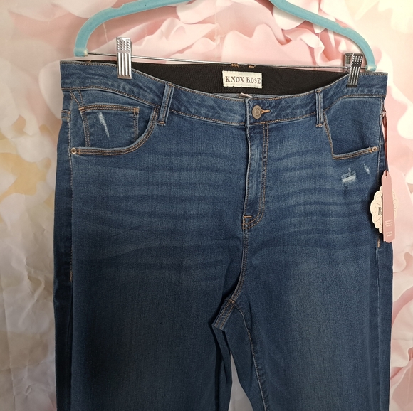 NWT Knox Rose Plus Size High Rise Distressed Bootcut Jeans Dark Wash - Picture 10 of 15
